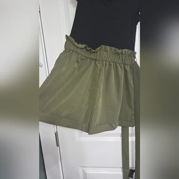 Black Top with Olive Green Short Set - Picture 4 of 7